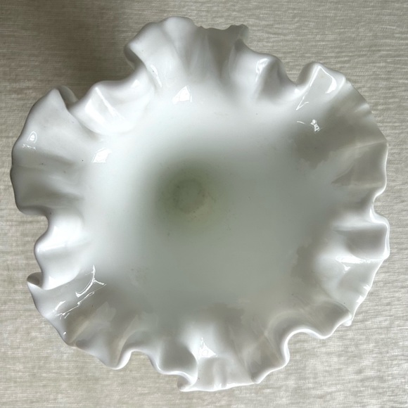 VINTAGE fenton hobnail ruffle vase - Picture 3 of 3
